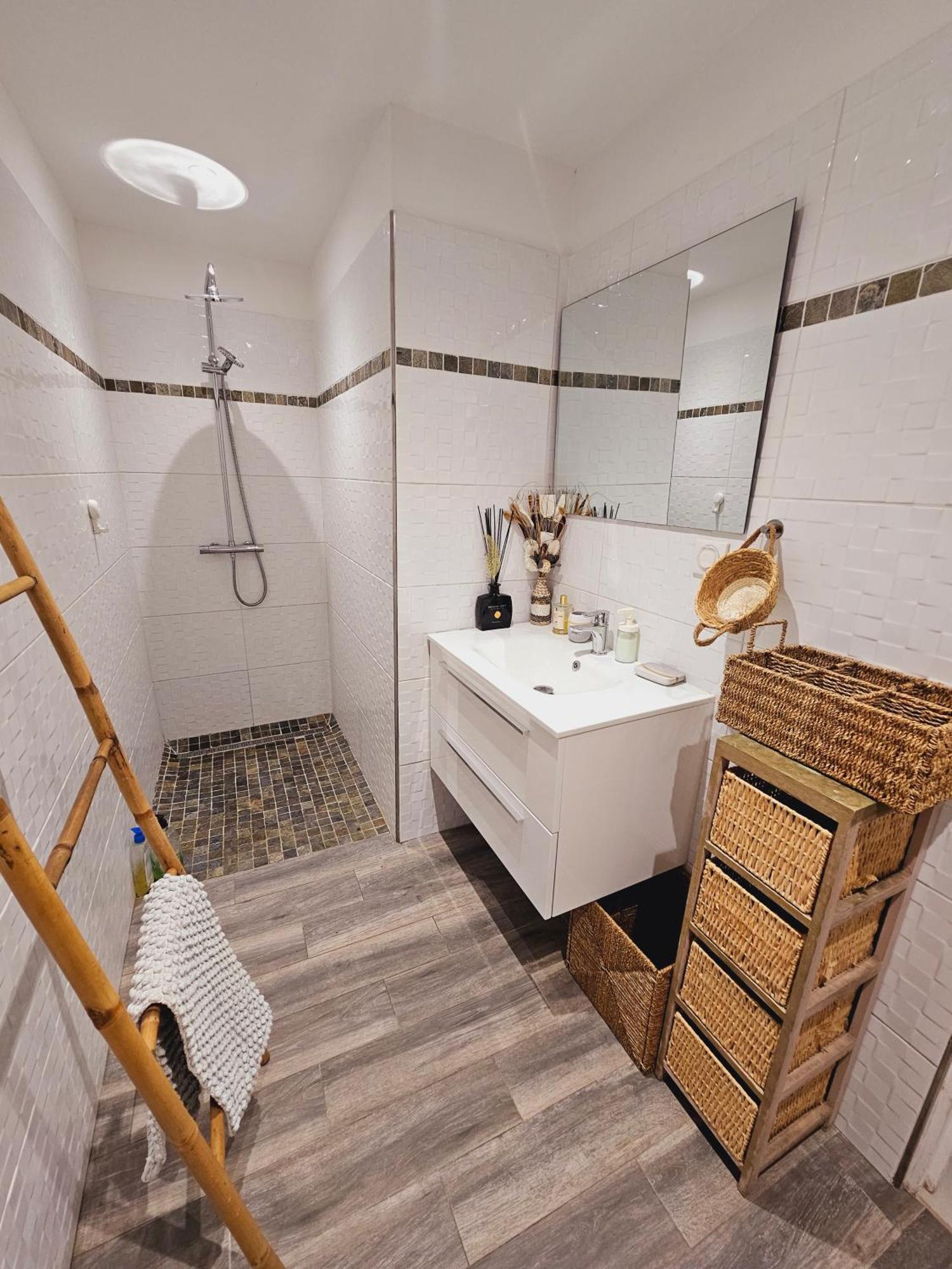 Alizenzo Apartment เลอ ดีอามงต์ ภายนอก รูปภาพ