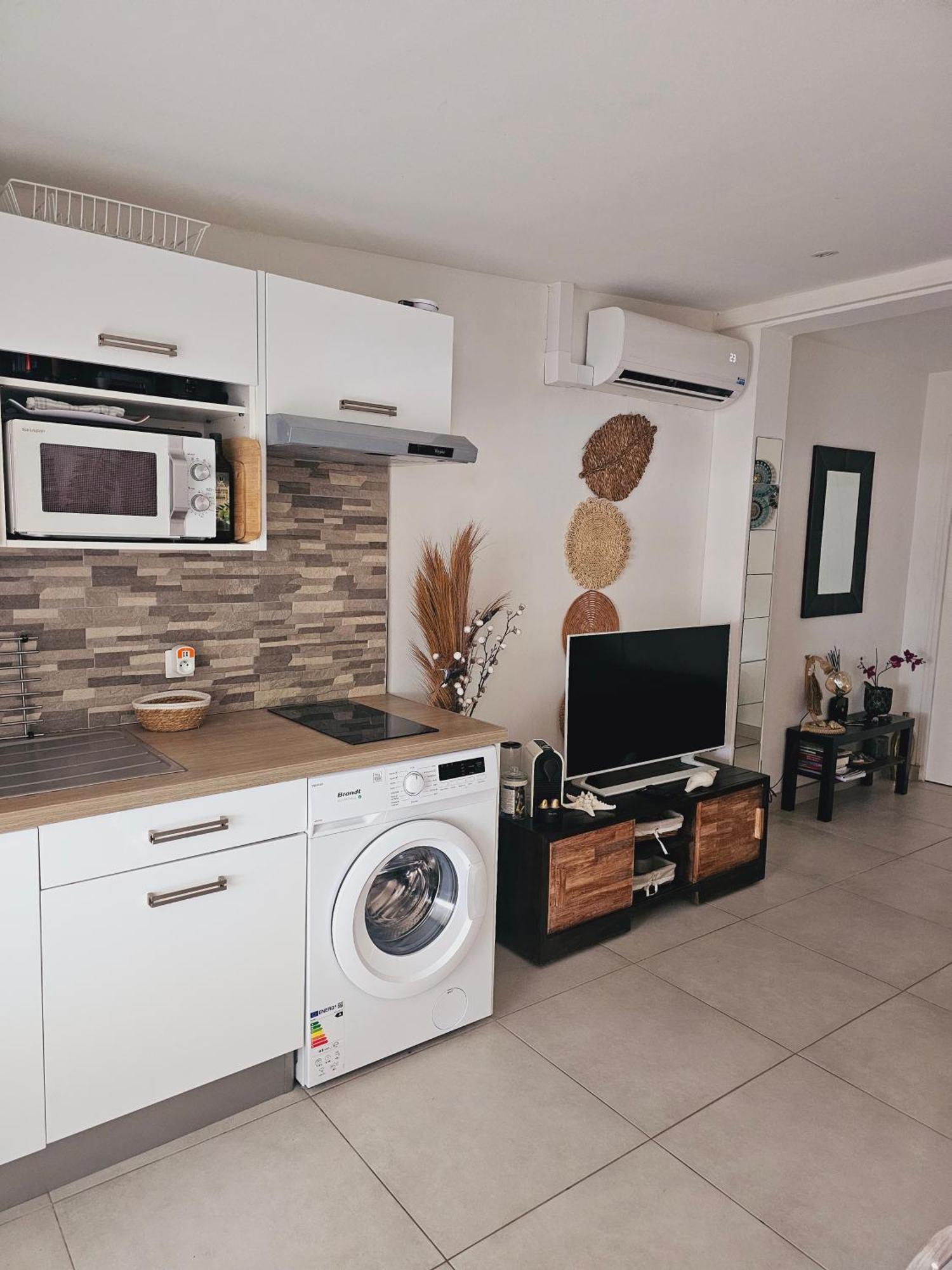 Alizenzo Apartment เลอ ดีอามงต์ ภายนอก รูปภาพ